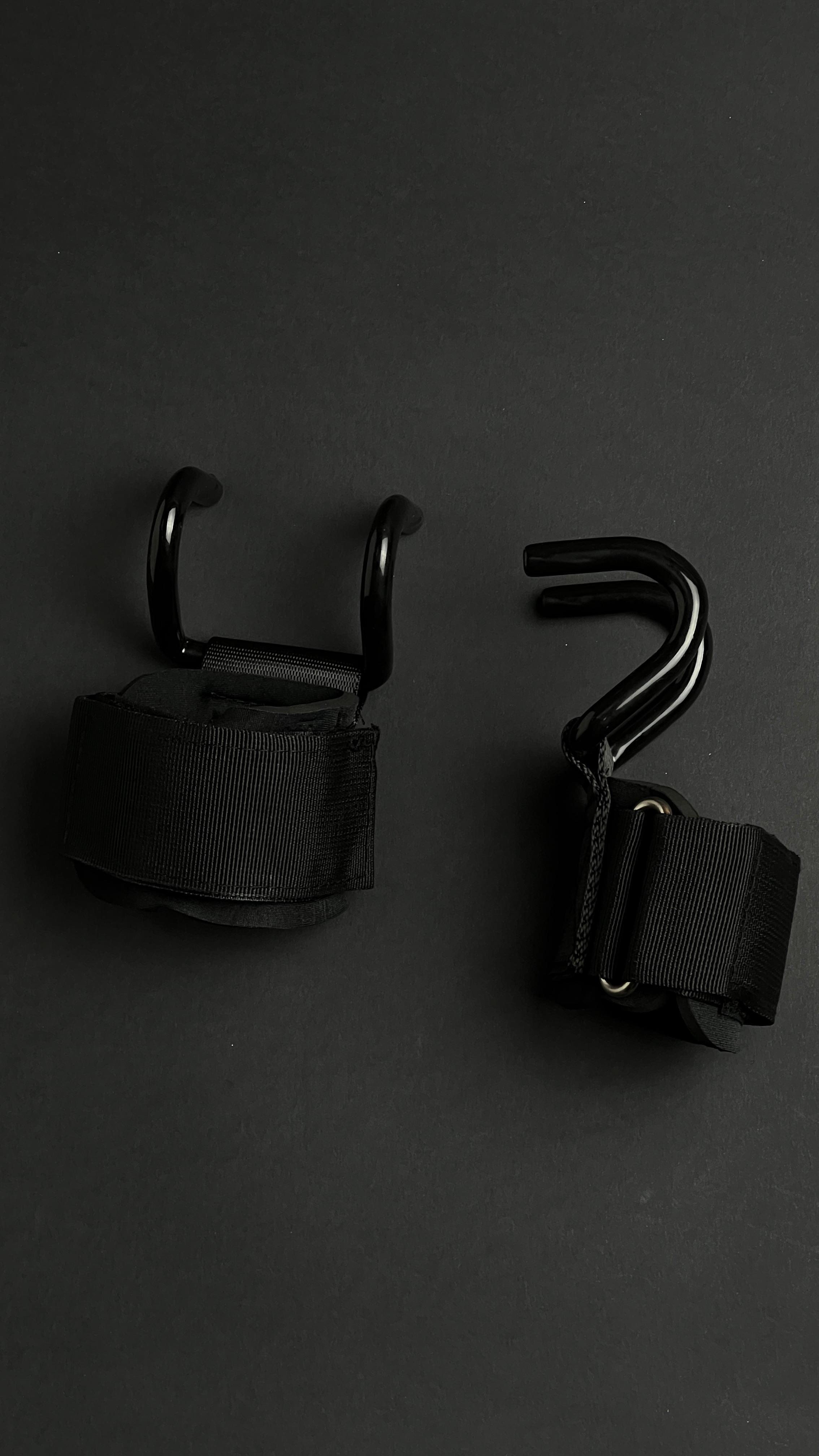 Hook grip straps